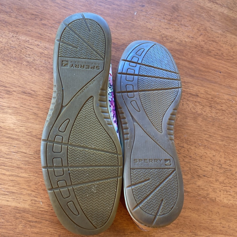 Sperry, size 10 boat shoes, like new! - Picture 3 of 4